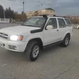 Nissan Pathfinder 2000