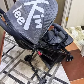 Kolýaska/Коляска