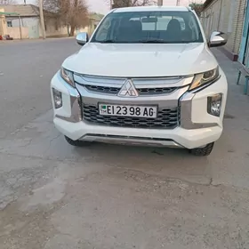 Mitsubishi L200 2020