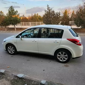 Nissan Tiida 2008