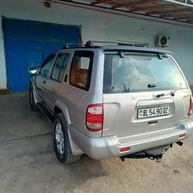 Nissan Pathfinder 2001