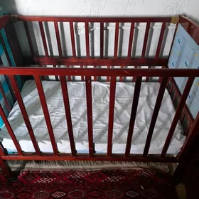 детская кроватка б/у