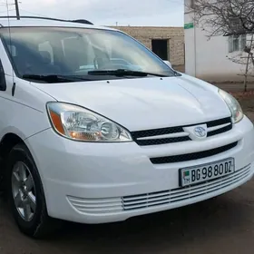 Toyota Sienna 2004
