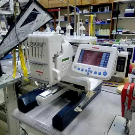 4 iññe  JANOME MB4