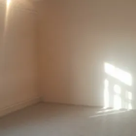 Yulduz Magazin tarapda