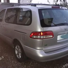 Toyota Sienna 2002