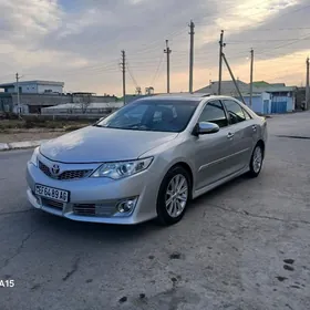 Toyota Camry 2014