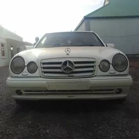 Mercedes-Benz E320 1996