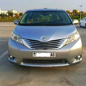 Toyota Sienna 2010