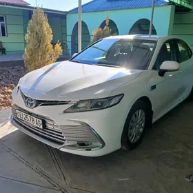 Toyota Camry Hybrid 2021