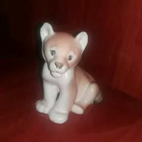 Статуэтка Лев