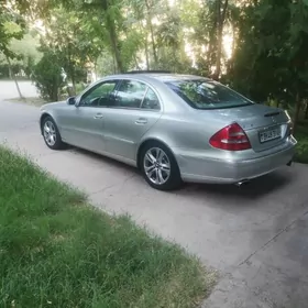 Mercedes-Benz E320 2003