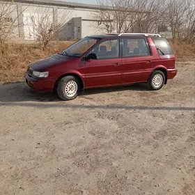 Mitsubishi Chariot 1996