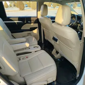 Toyota Highlander 2018