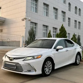 Toyota Camry 2018