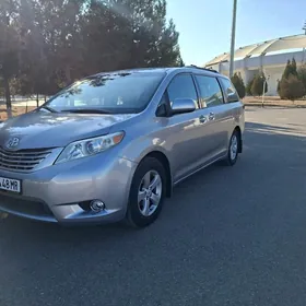 Toyota Sienna 2010