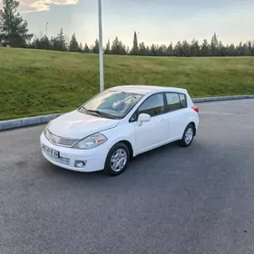 Nissan Versa 2011
