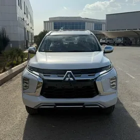 Mitsubishi Montero Sport 2025