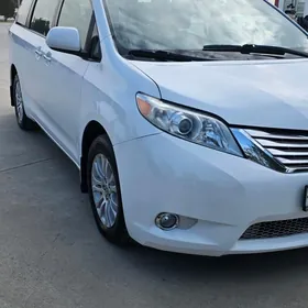 Toyota Sienna 2011
