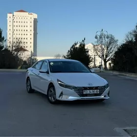 Hyundai Elantra 2022