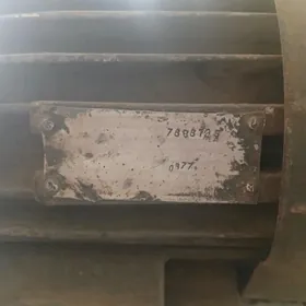 электродвигатель