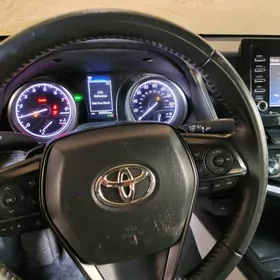 Toyota Camry 2023