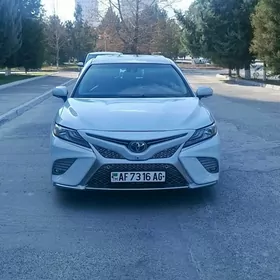 Toyota Camry 2018