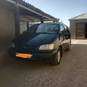 Toyota Sienna 2000