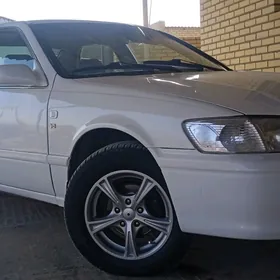 Toyota Camry 2000