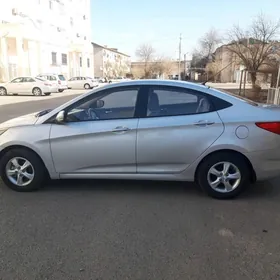 Hyundai Accent 2014