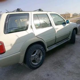 Infiniti QX4 2001