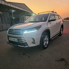 Toyota Highlander 2019