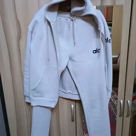 Спортивный костюм