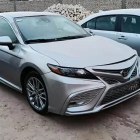 Toyota Camry 2021