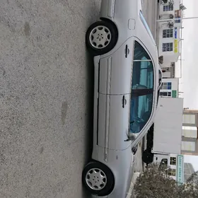 Mercedes-Benz E320 1997