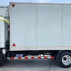 Mitsubishi Canter 2022