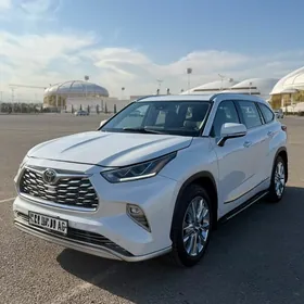Toyota Highlander 2021