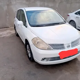 Nissan Tiida 2006