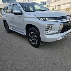 Mitsubishi Montero Sport 2025