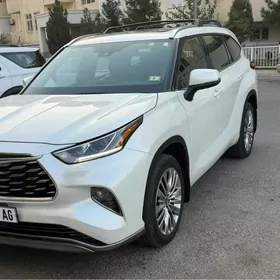 Toyota Highlander 2021
