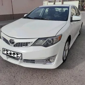 Toyota Camry 2014