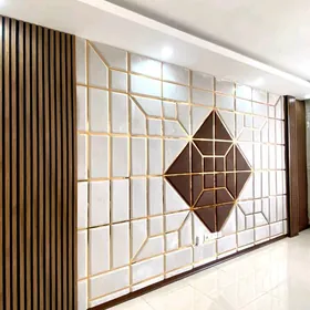 Lyuks panel, Панел