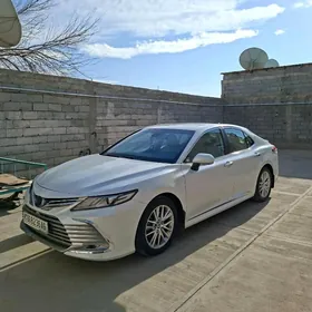 Toyota Camry 2021