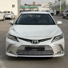 Toyota Camry Hybrid 2022