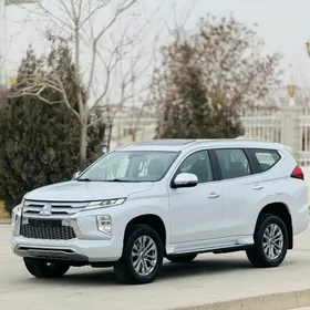 Mitsubishi Pajero 2021
