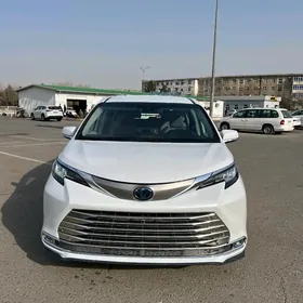 Toyota Sienna 2022