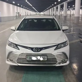 Toyota Camry 2023