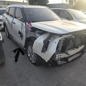 Toyota Highlander 2022