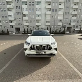 Toyota Highlander 2020