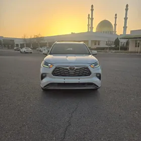 Toyota Highlander 2021